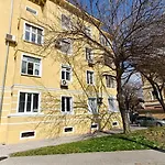 Hebros Park Next To Kapana 2br Апартаменты