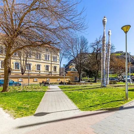 Hebros Park Next To Kapana 2br *